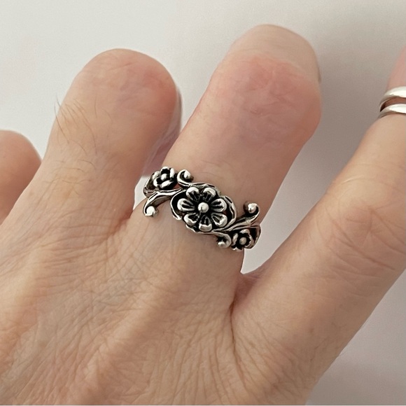 Jewelry - Sterling Silver Flower Ring with Swirl, Silver Rings, Floral Ring, Flowers